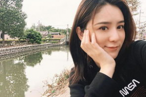 张馨月家庭背景,出身名门，揭秘娱乐圈新晋小花背后的豪门背景